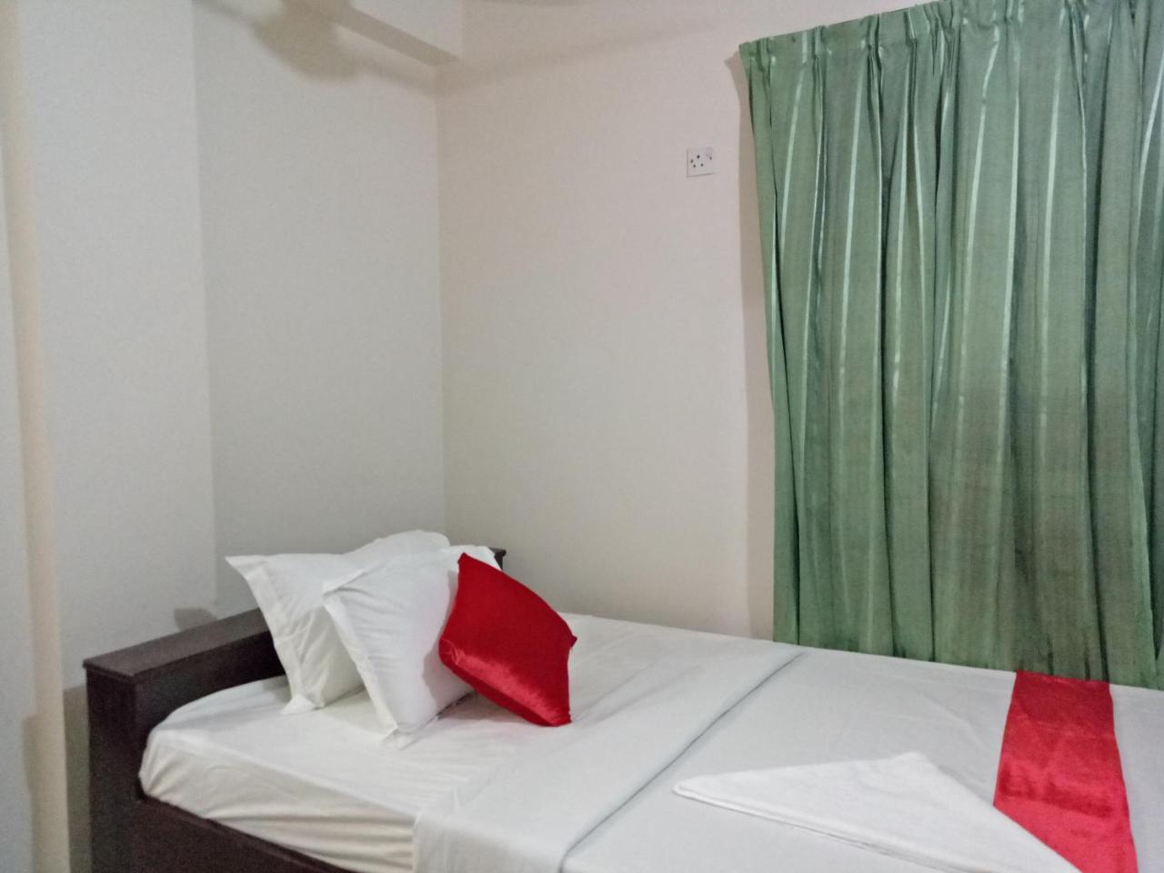 Hotel The Sylhet Int Дака Екстериор снимка