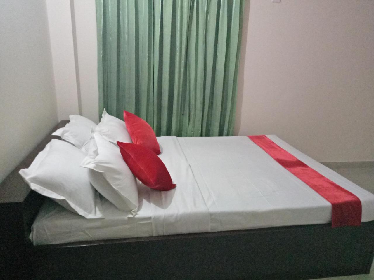 Hotel The Sylhet Int Дака Екстериор снимка