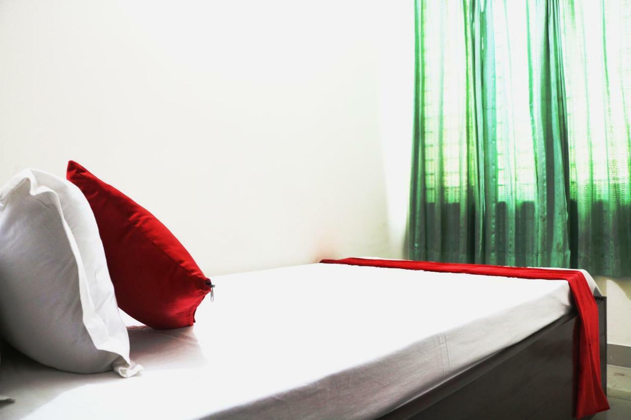 Hotel The Sylhet Int Дака Екстериор снимка